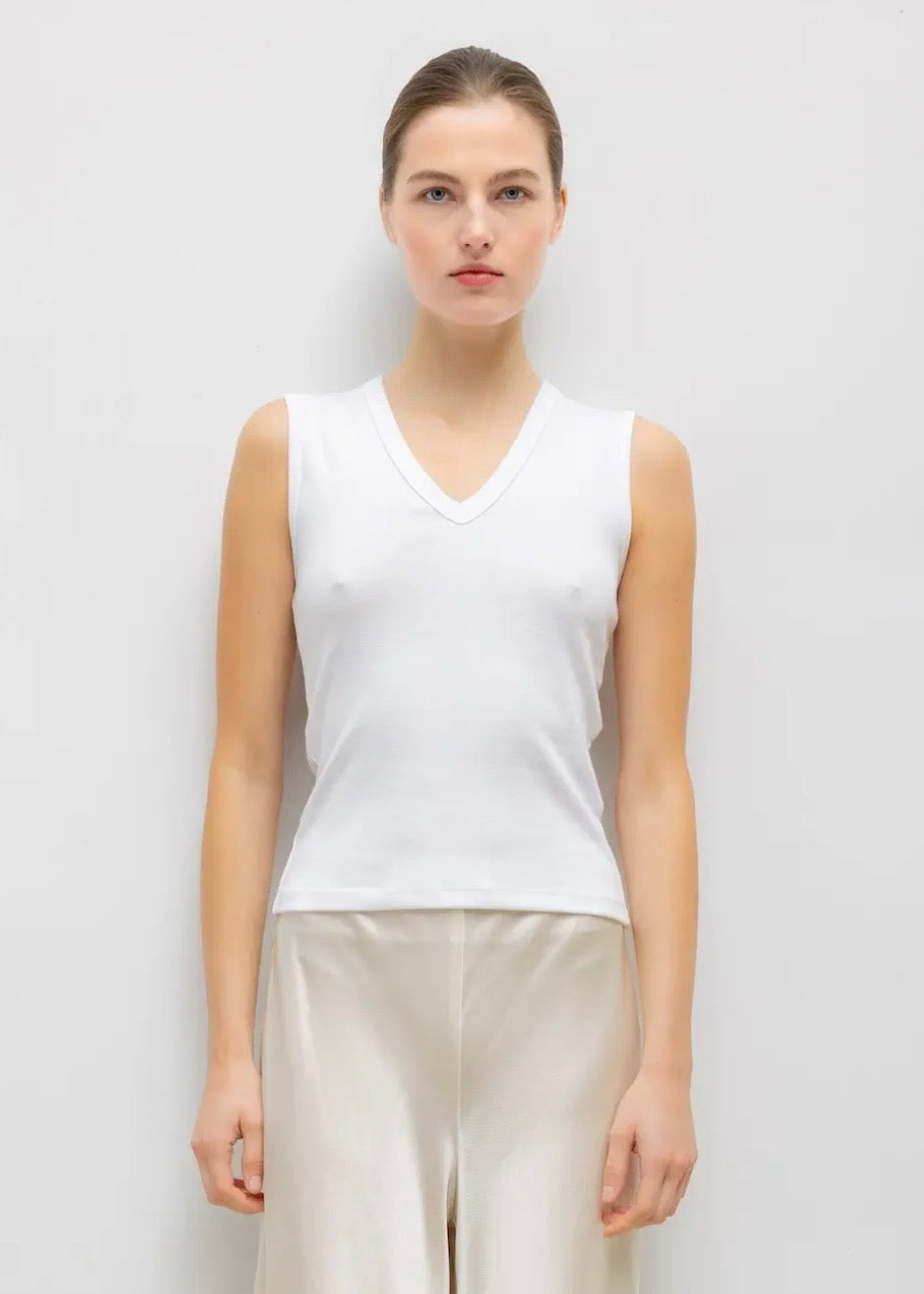 Nando Sleeveless V Neck - White