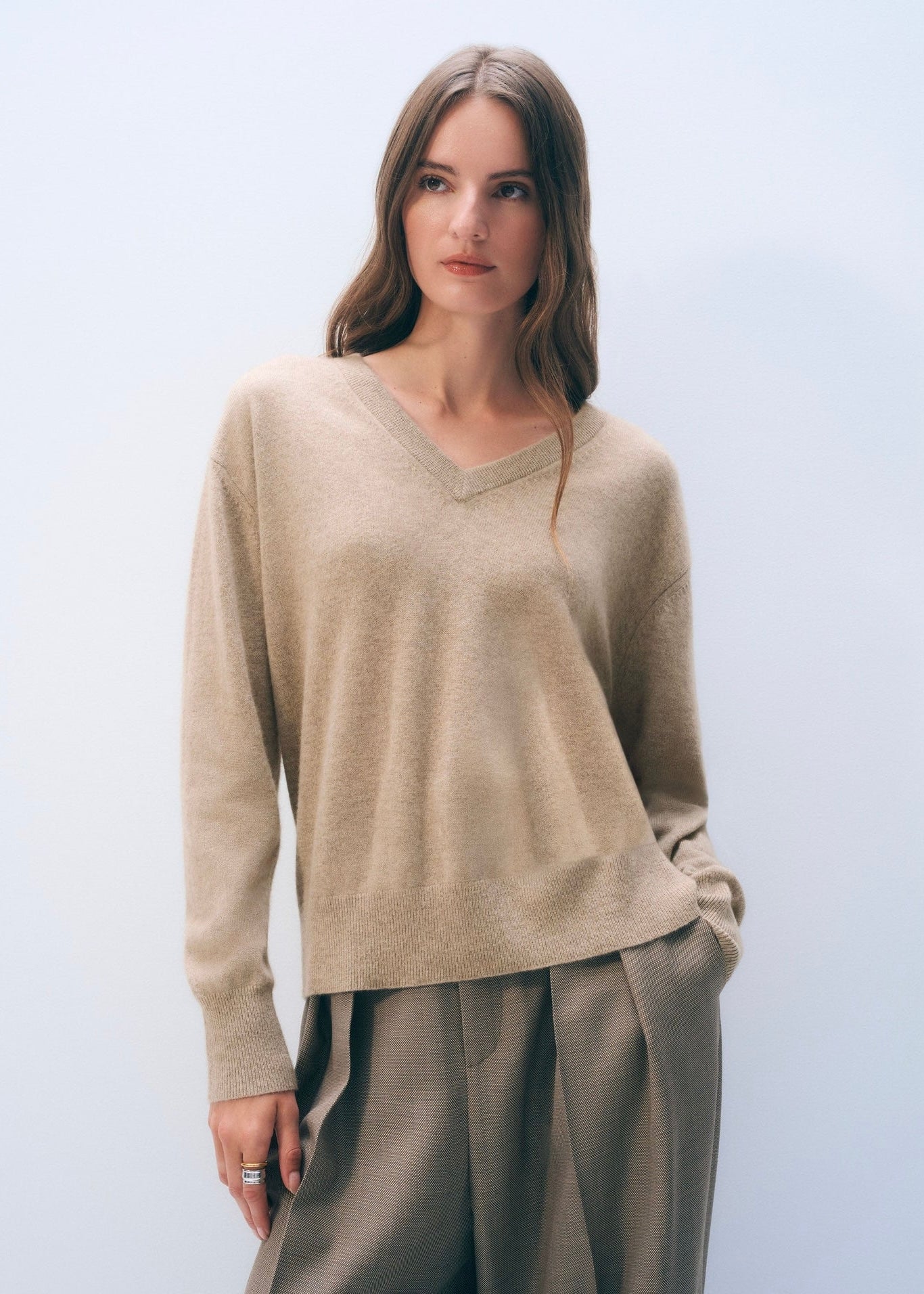 Cashmere V Neck - Taupe Heather